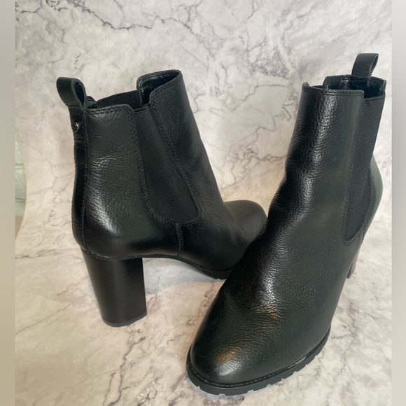 Antonio Melani Women's High Ankle Boots Black Leather Elastic Pull On 9M - Picture 6 of 9